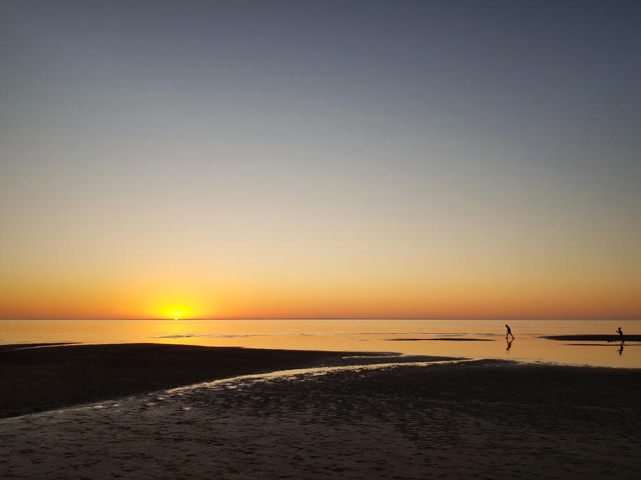 Lasst es am ersten Tag im Kalbarri Nationalpark entspannt angehen und genießt den Sonnenuntergang an einem der vielen Spots. Kalbarri Nationalpark, Westküste Australien, Sonnenuntergang