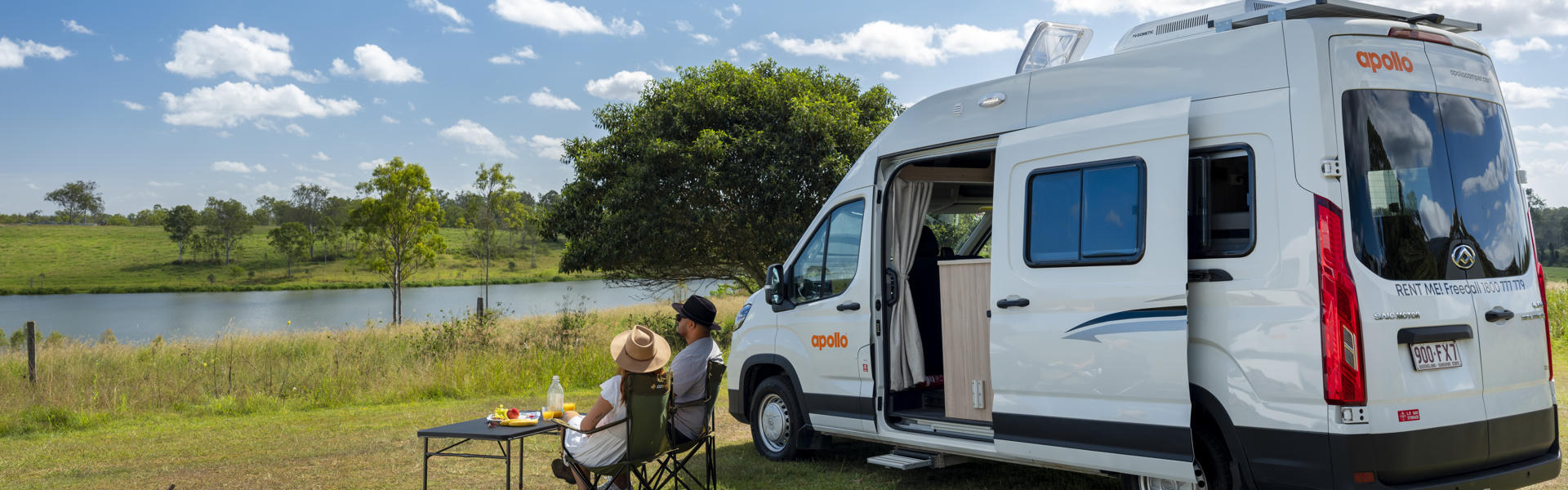 Der Euro Mini von Apollo Motorhomes an einem kleinen See in Australien