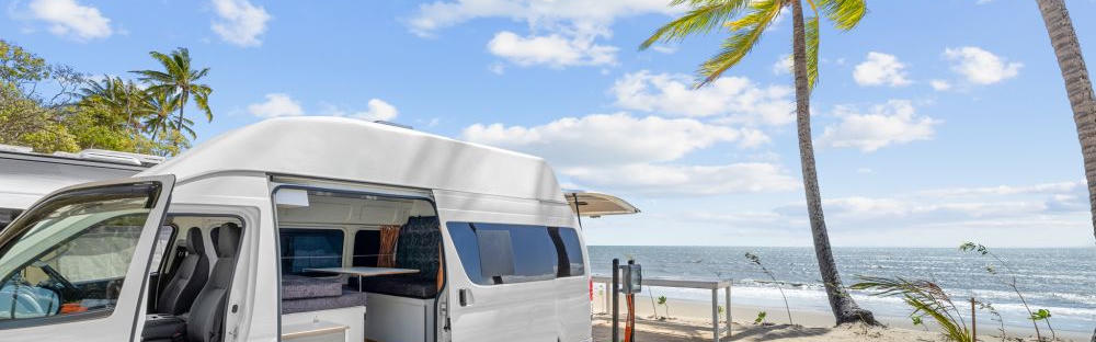 Camper auf Wiese