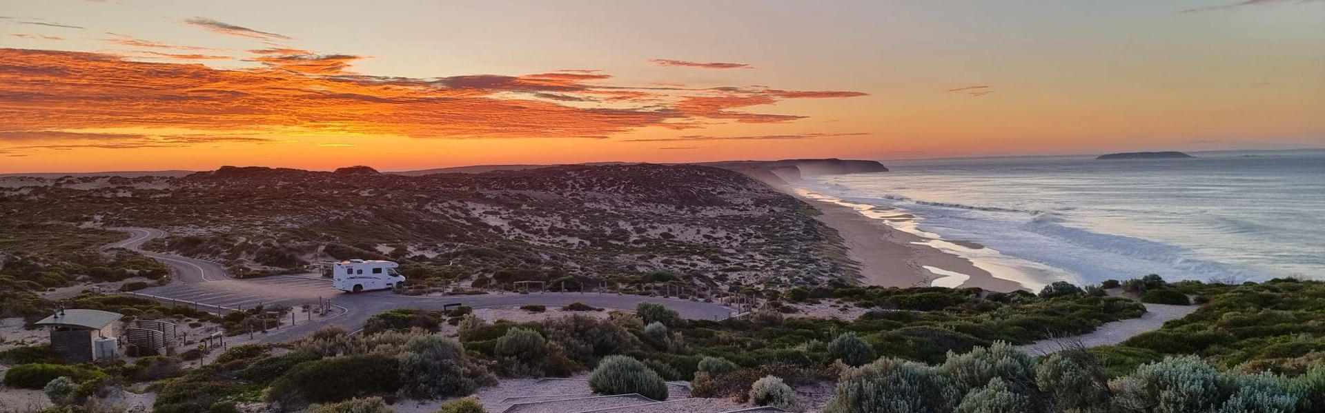 Lets Go Motorhomes Premium Wohnmobile mit günstigen Preisen mieten in Australien