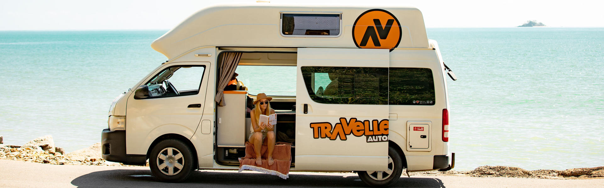 Hi 5 Campervan Hitop für 5 Personen von Travellers Autobarn mieten in Australien