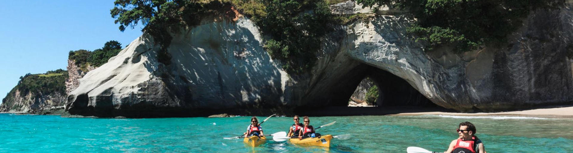 kajak, hot water beach, cathedral cove, coromandel, rentner in neuseeland, reisen ü60
