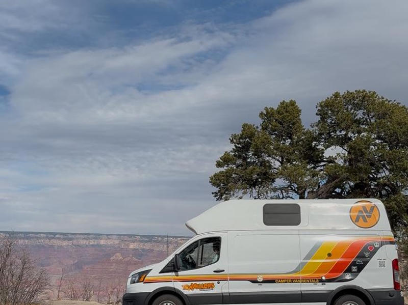 Der Hi5 von Travellers Autobarn im Grand Canyon. 