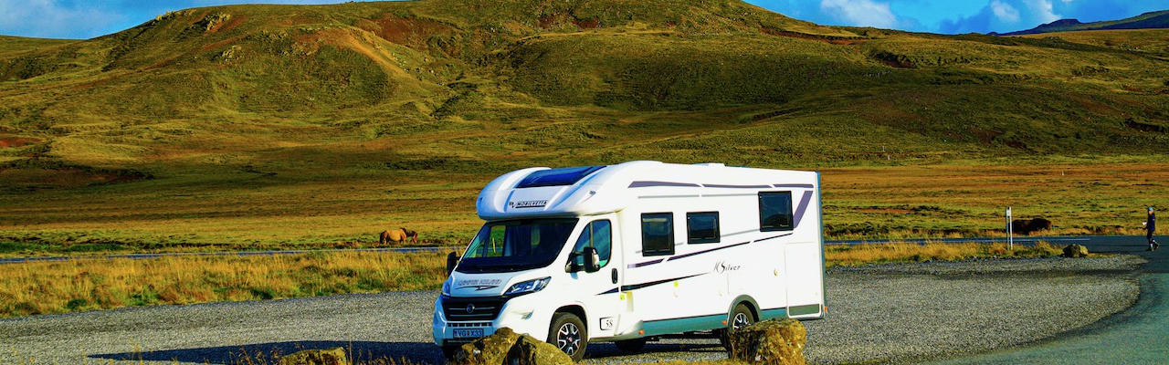 Den MH4 SIF von Camper Iceland für 4 Personen in Island günstig mieten über CamperOase. 