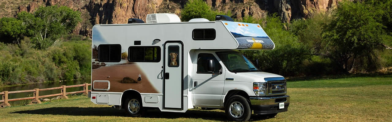 Den Compact Plus RV von Cruise Canada für 4 Personen in Kanada günstig mieten über CamperOase