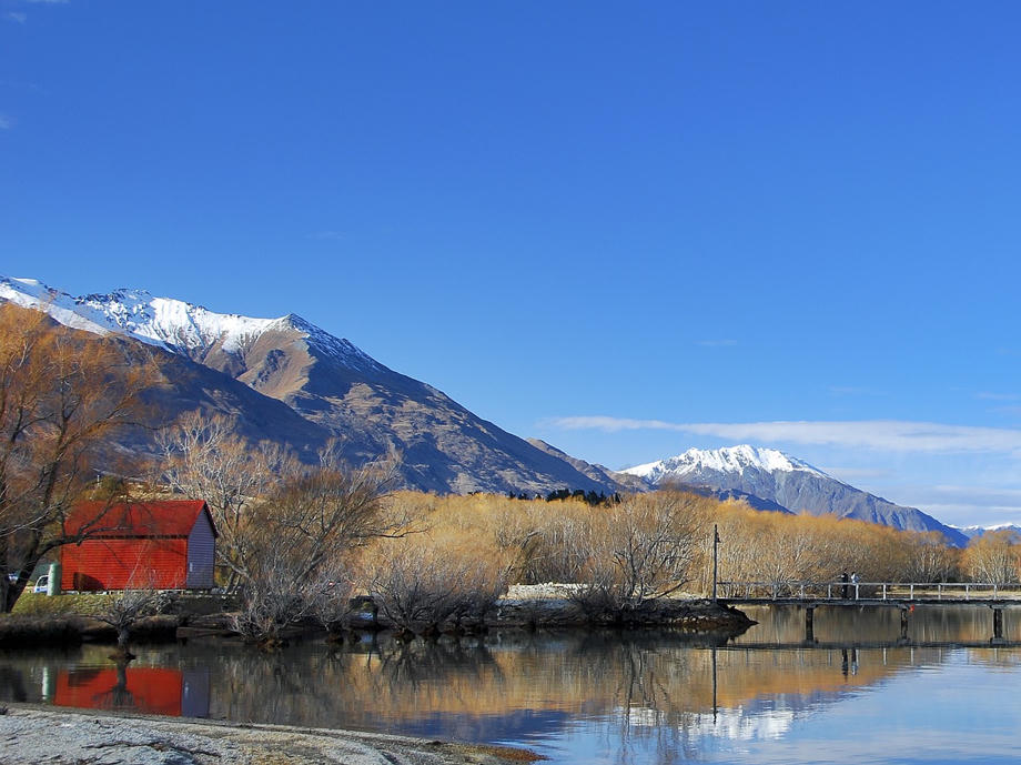 Glenorchy ist vor allem durch seinen Isengard Lookout bekannt. Glenorchy, Paradise, Queenstown, See, Bootshaus