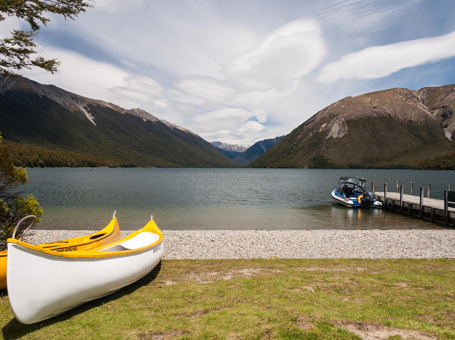 Wie wäre es mit einer Bootsmieten um die Seen im Nelson Lakes Nationalpark zu erkunden? Kayak, Kanu, Nelson Lakes, Neuseeland, Camper mieten
