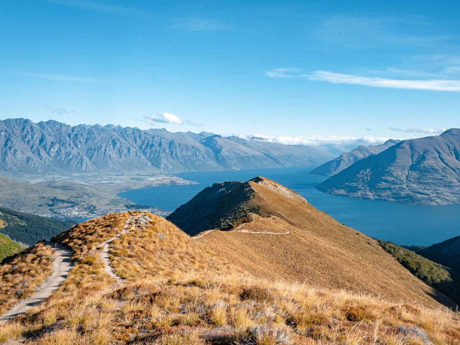 Der Ben Lonond Track führt euch vom Ortskern Queenstowns auf die Gipfel über der Stadt. Ben Lomond Track, Queenstown Wandern, Queenstown Hiking