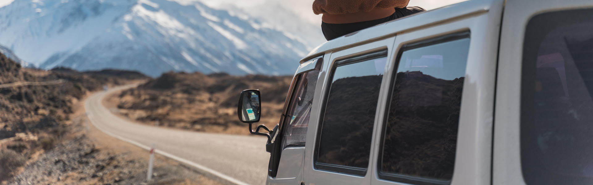 Den Aventus 2 von Campervan Village für 2 Personen in Neuseeland günstig mieten mit CamperOase