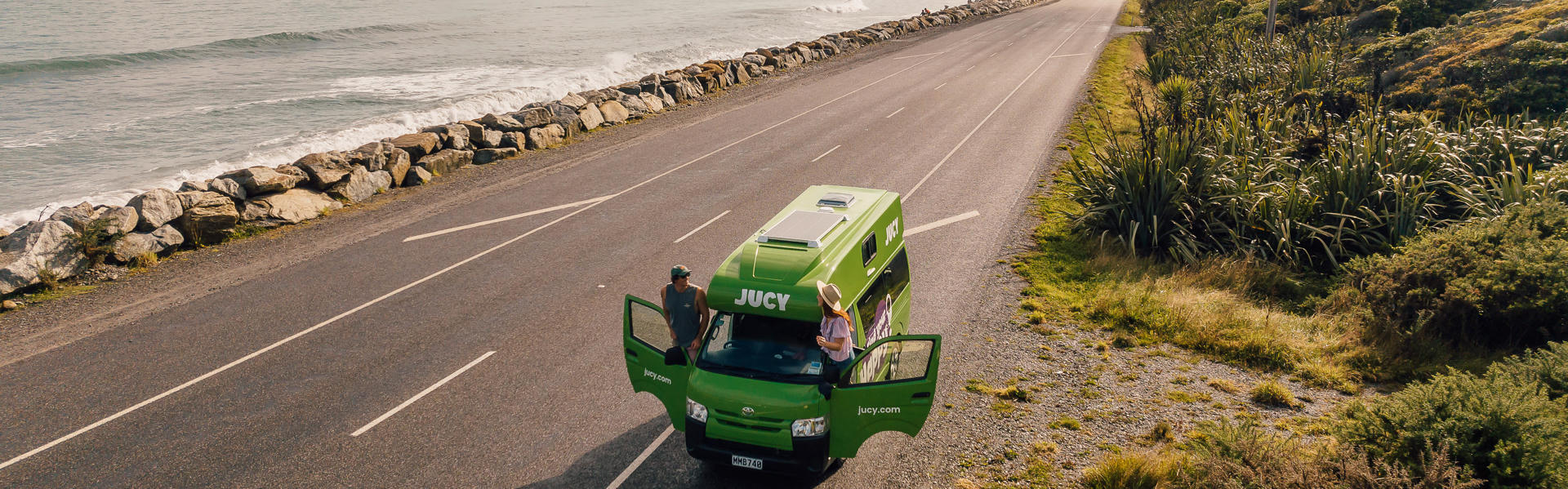 Jucy Condo von Jucy Rentals an einer Küstenstraße