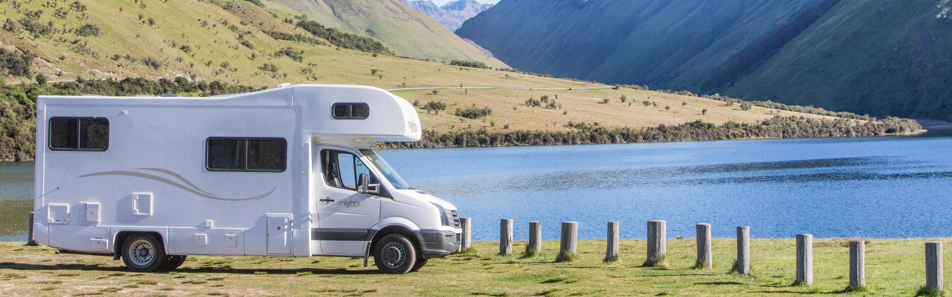 Miete budget Camper und Wohnmobile von Mighty Campers in Neuseeland