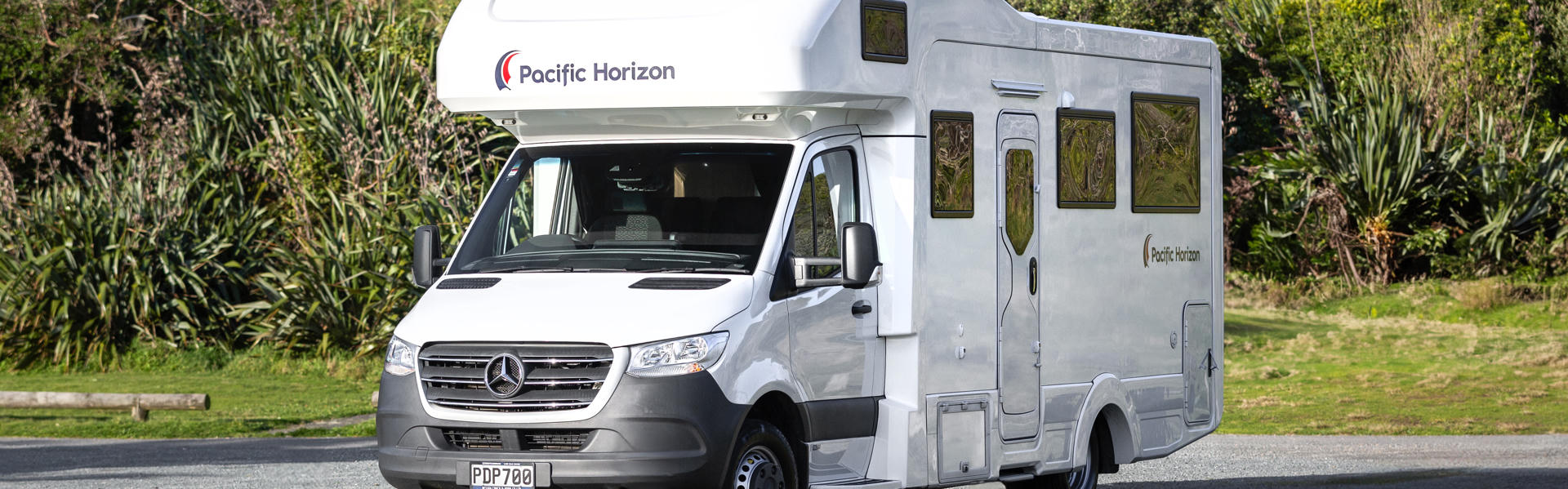 4 Berth Mercedes Motorhome von Pacific Horizon für 4 Personen mieten in Neuseeland