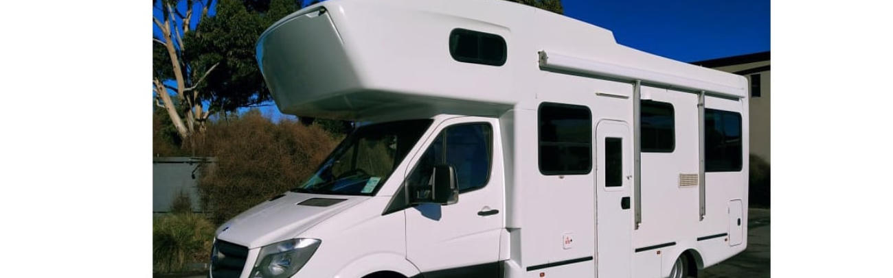 Den Explorer von RoadRunnerRentals günstig mieten in Neuseeland mit CamperOase