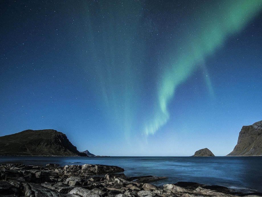 mit etwas Glück erblickt man die beeindruckenden Nordlichter. Gute Chancen hat man im September und Oktober. Aurora Borealis Camper, Nordlichter Norwegen, Nordlichter im Camper