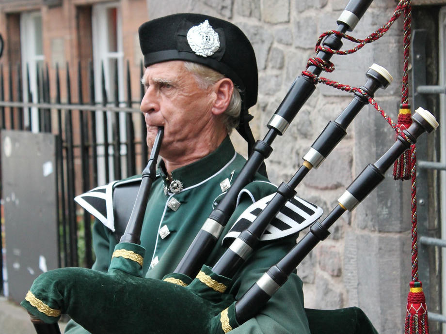 Der Dudelsack ist in Schottland als "Great Highland Bagpipe" bekannt. Dudelsack Schottland, Highland Games, Schottland Kultur