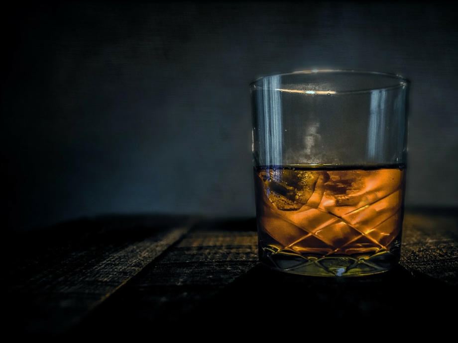 Ein Scotch Whiskey gilt nur als solcher, wenn er für mindestens drei Jahre in einem Holzfass in Schottland gelagert wurde. Scotch Whiskey, Whiskey Schottland, Whiskey Tour Schottland