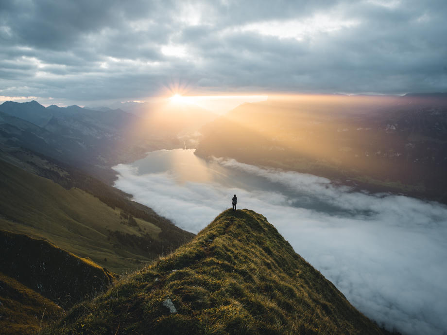 Sonnenaufgang in der Schweiz - Die Alpen sind eine Region voller Landshaftlicher Schönheit Alpen Schweiz, Ausblick Alpen, Natur Alpen
