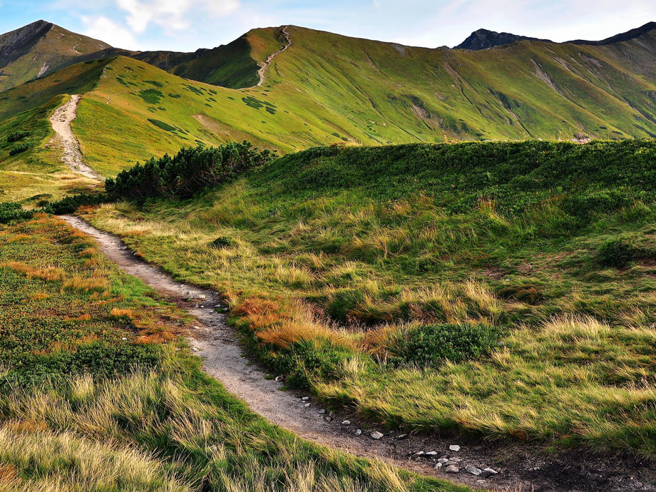 das Tatra Gebirge bietet für Wanderer unenglich viele Möglichkeiten - von Tagestouren bis zu mehrtägigen Wanderungen kommt jeder auf seine Kosten. Gebirge Hote Tatra, Wanderparadies, Camper mieten und Natur