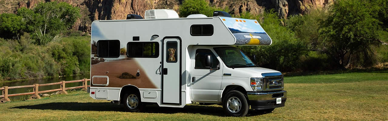 Den Compact Plus RV von Cruise America für 4 Personen in den USA günstig mieten über CamperOase