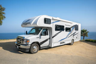 Road Bear RV Class C 29-31' (R) Motorhome Detail